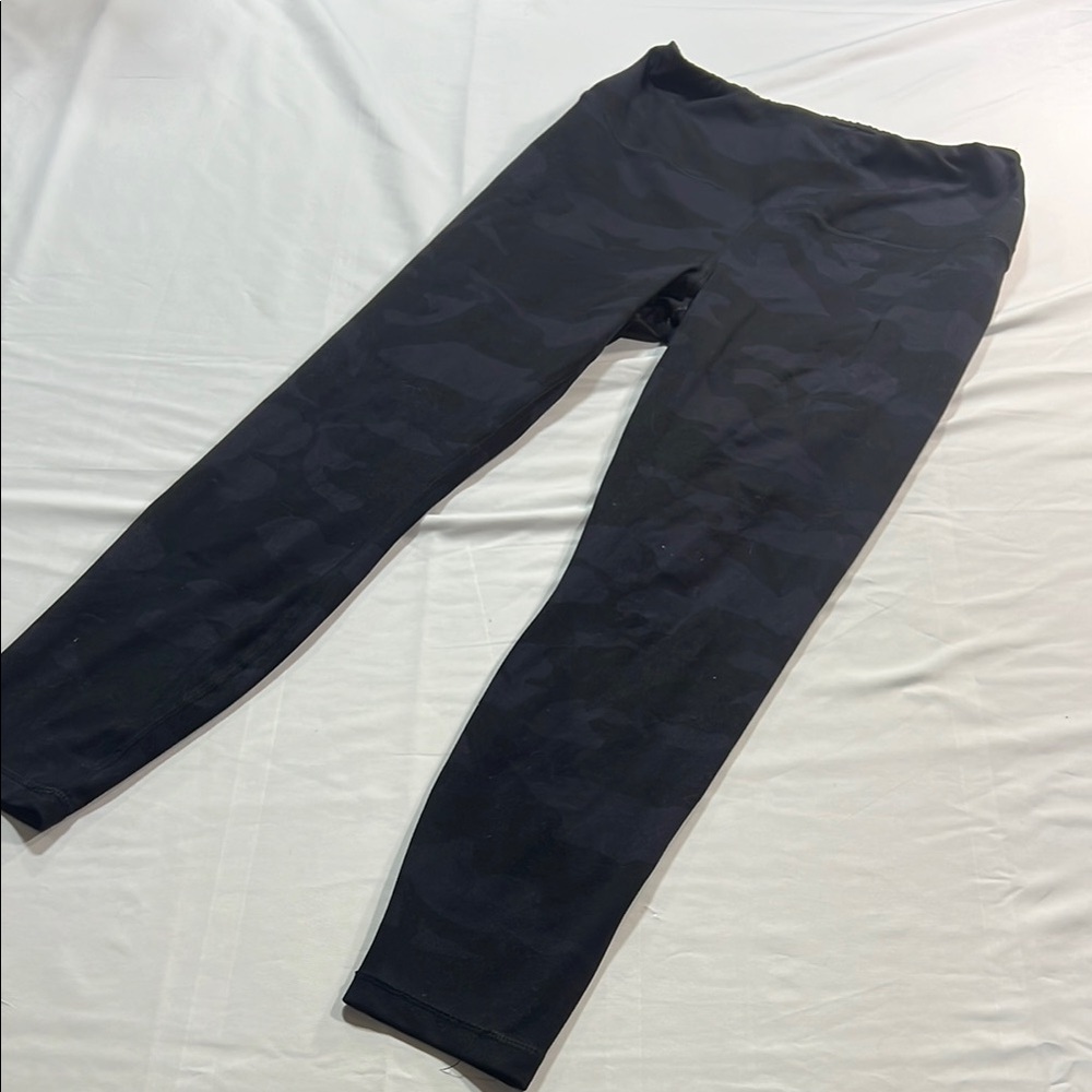 Yogolicious dark camo leggings, size medium